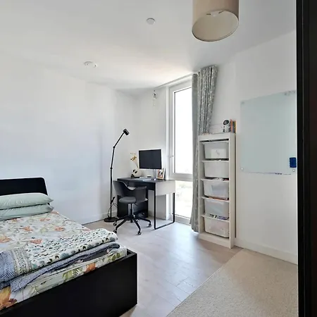 Recent Gerenoveerd Met Twee Slaapkamers Appartamento